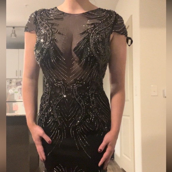 Black Dramatic Gown with Mesh - Picture 2 of 4